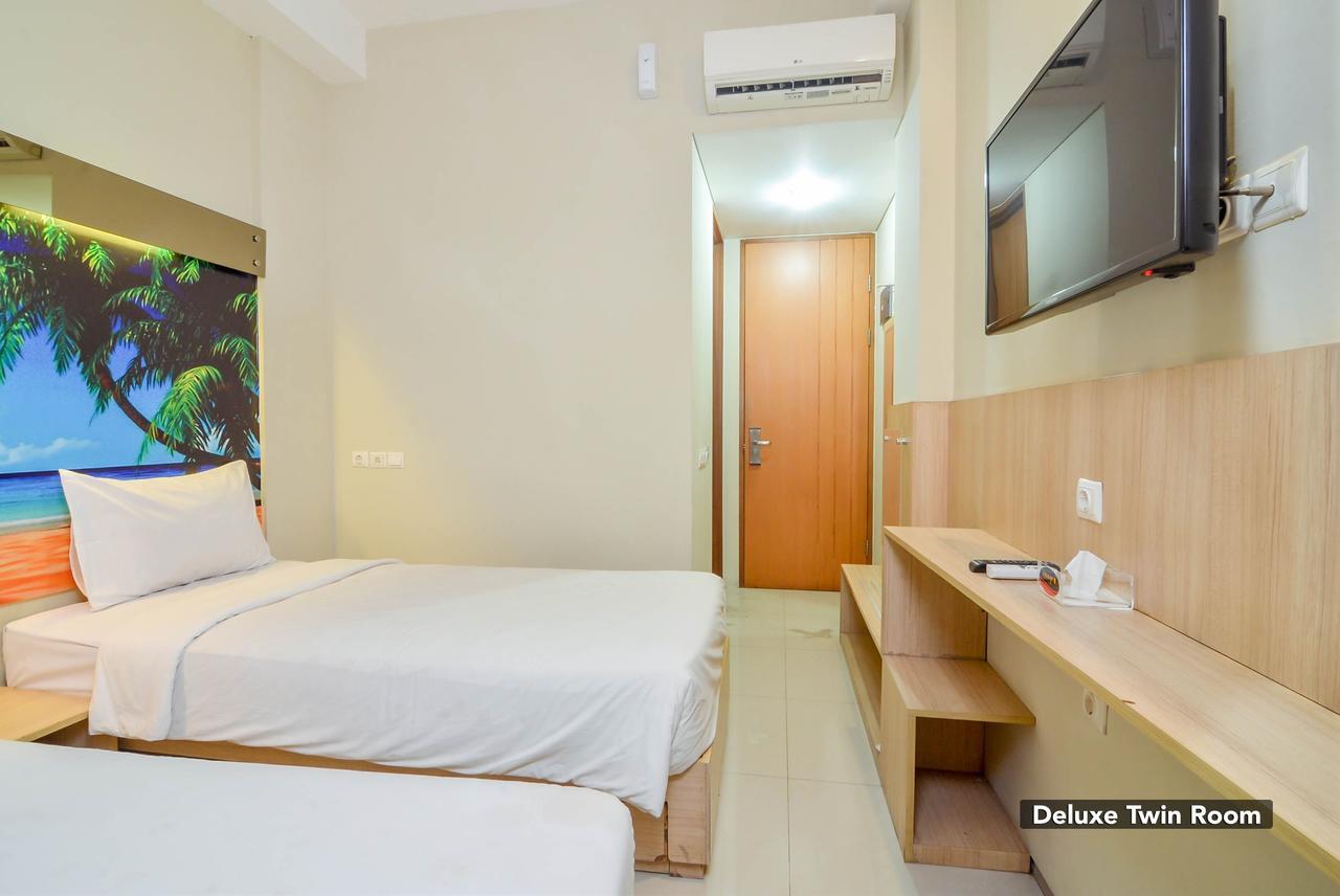 Image Hotel And Resto Bandung Bagian luar foto