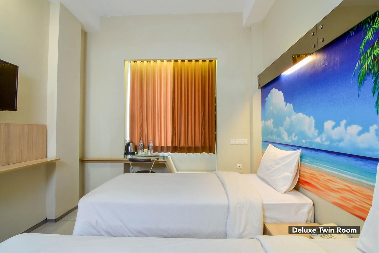 Image Hotel And Resto Bandung Bagian luar foto