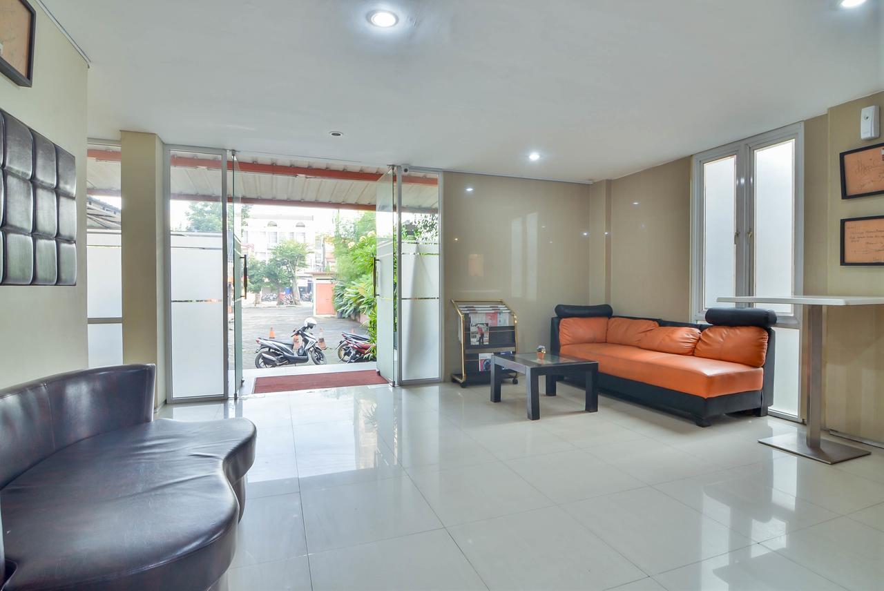 Image Hotel And Resto Bandung Bagian luar foto