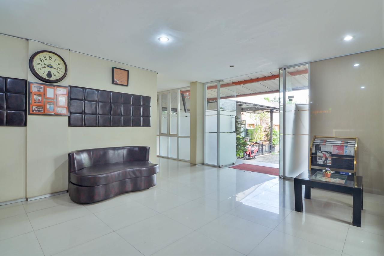 Image Hotel And Resto Bandung Bagian luar foto