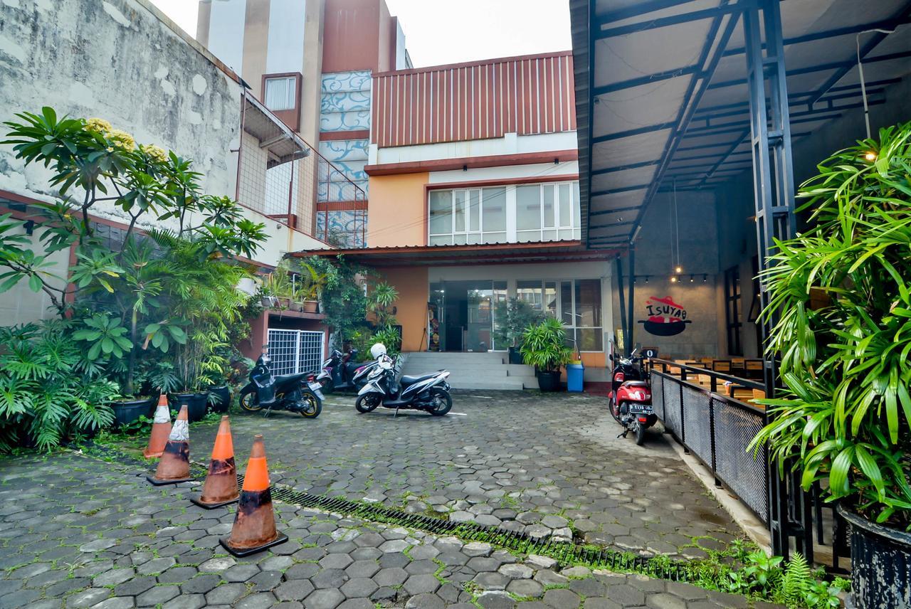 Image Hotel And Resto Bandung Bagian luar foto