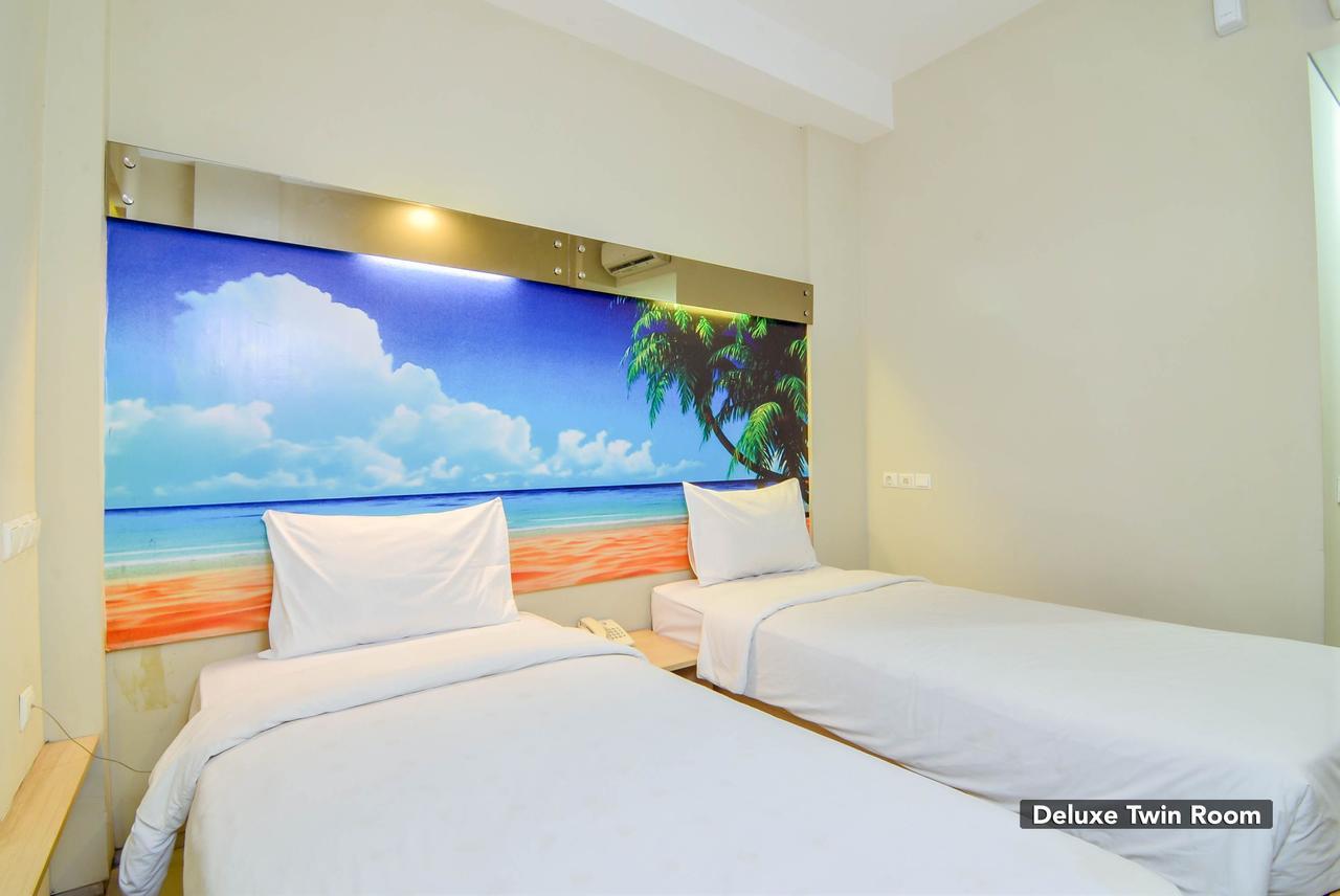 Image Hotel And Resto Bandung Bagian luar foto