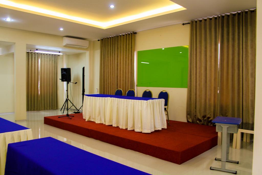 Image Hotel And Resto Bandung Bagian luar foto